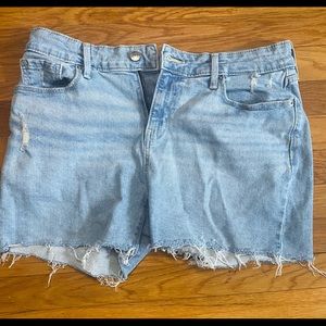 Denizen from Levi’s Mid-Rise Light Wash Jean Shorts Like New Cut Off
